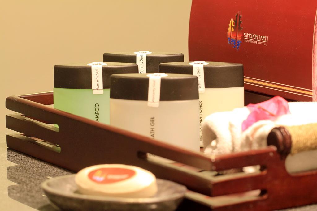 Singkenken Boutique Hotel スミニャック エクステリア 写真