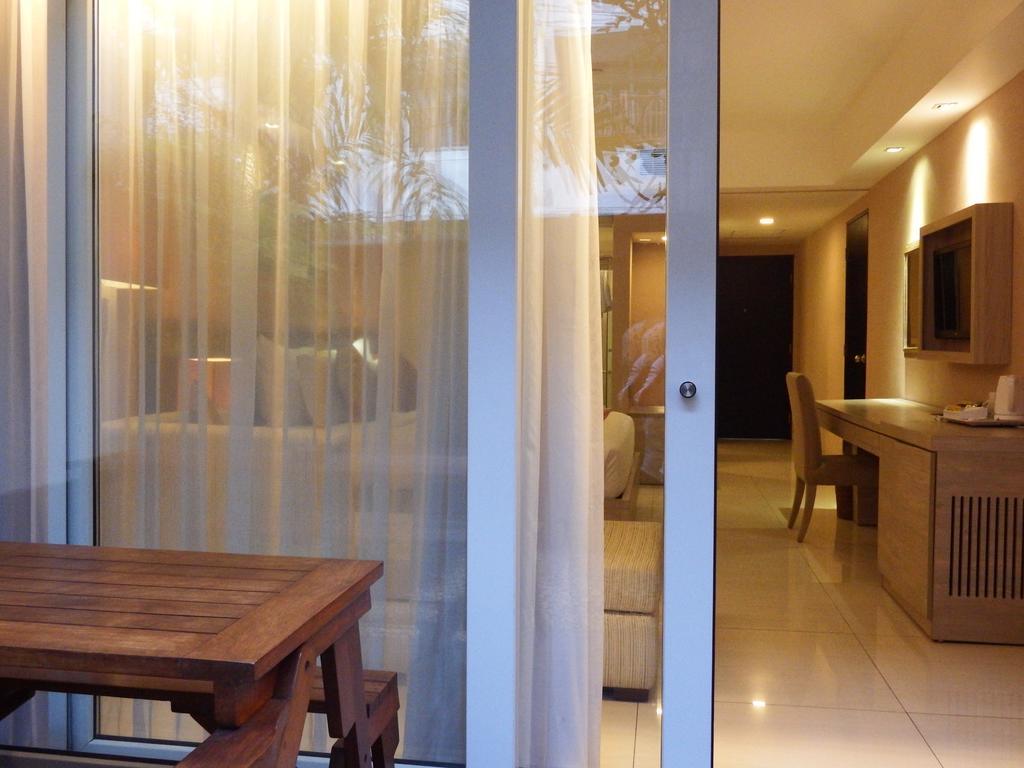 Singkenken Boutique Hotel スミニャック エクステリア 写真
