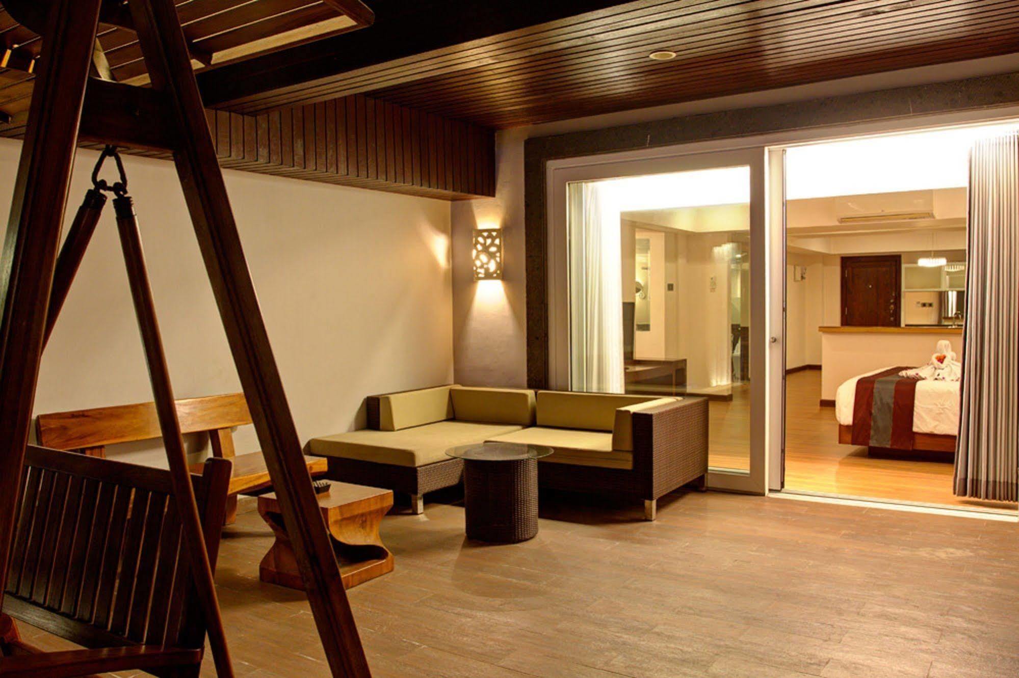 Singkenken Boutique Hotel スミニャック エクステリア 写真