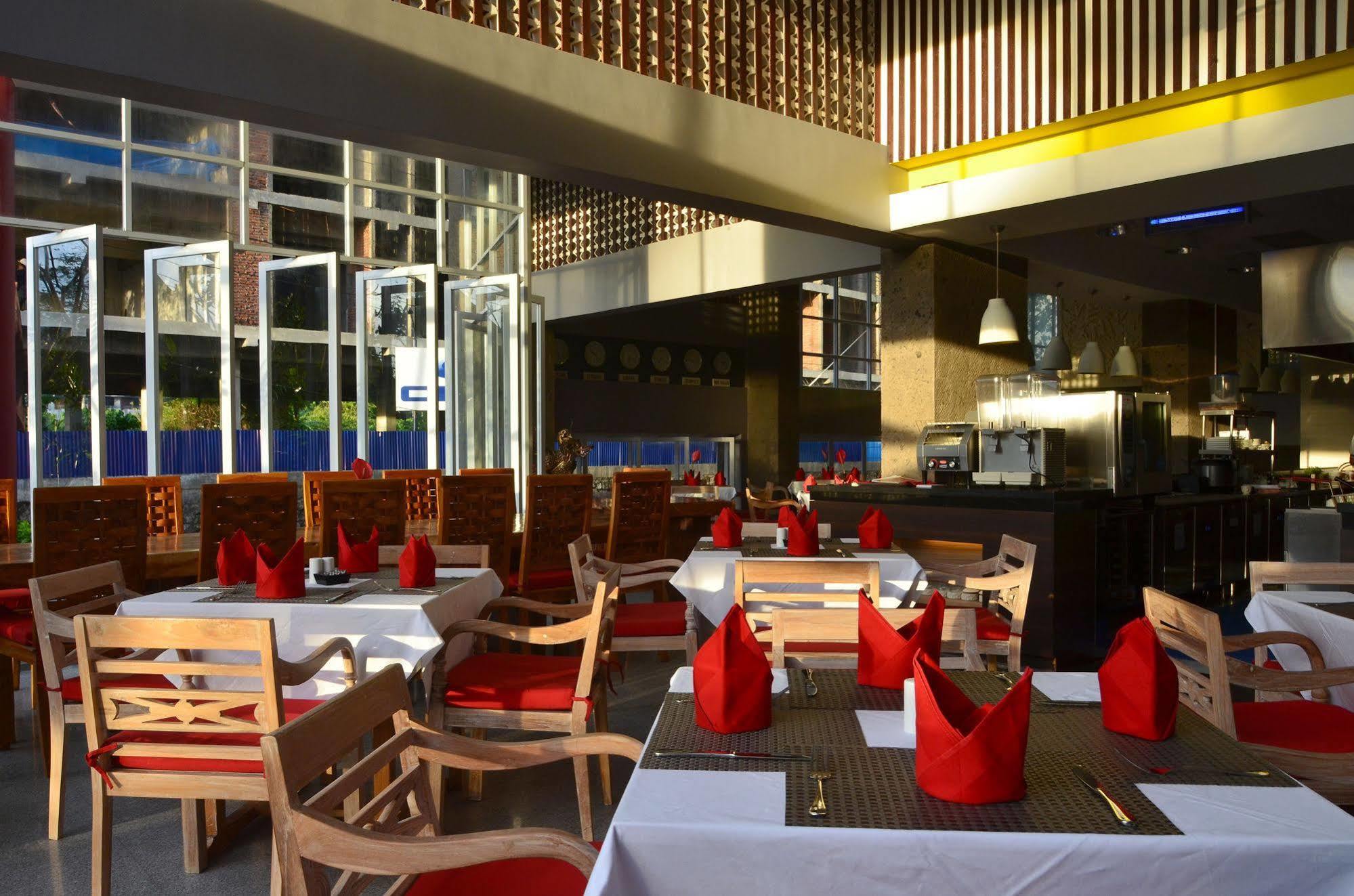 Singkenken Boutique Hotel スミニャック エクステリア 写真