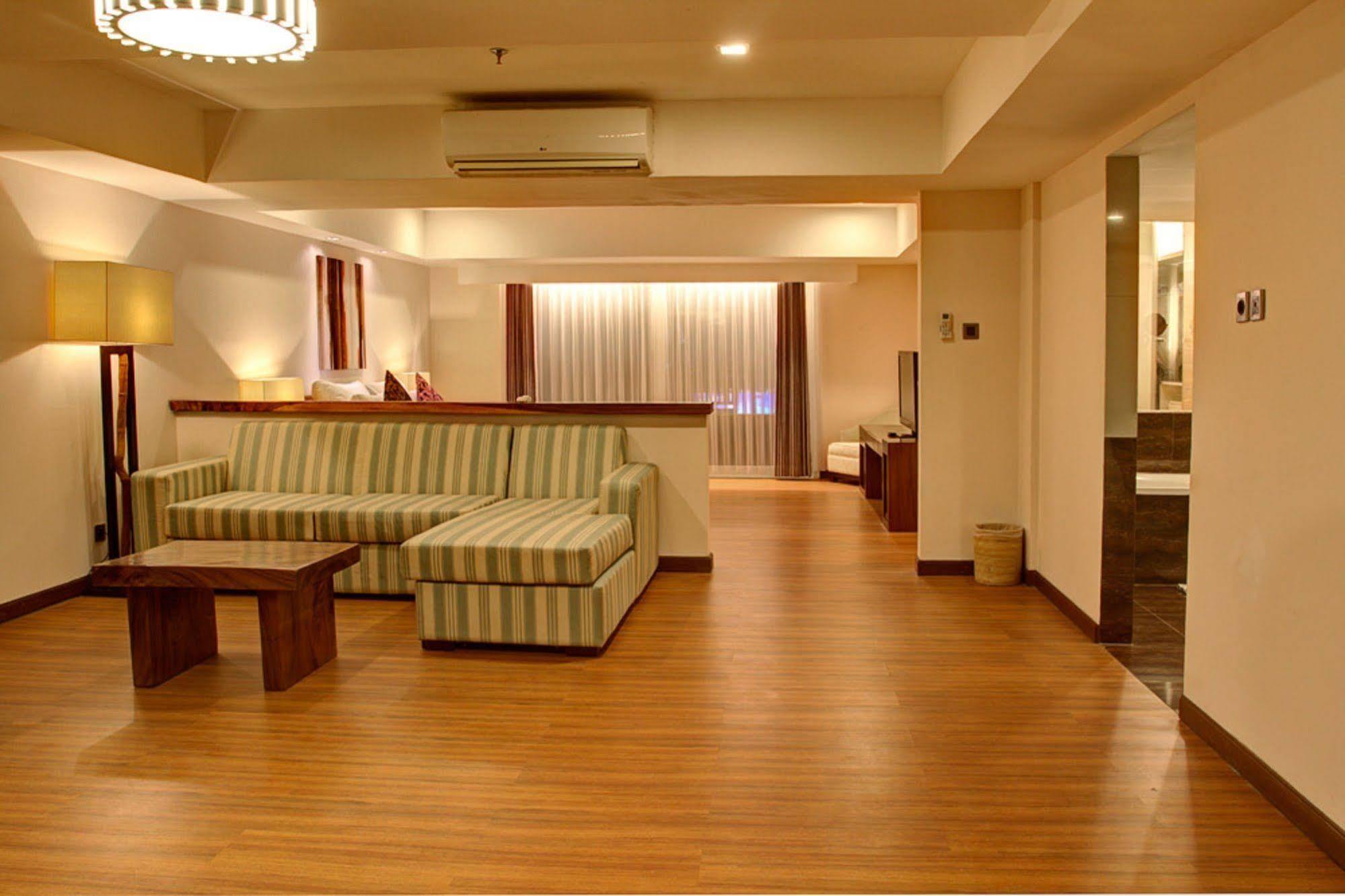 Singkenken Boutique Hotel スミニャック エクステリア 写真
